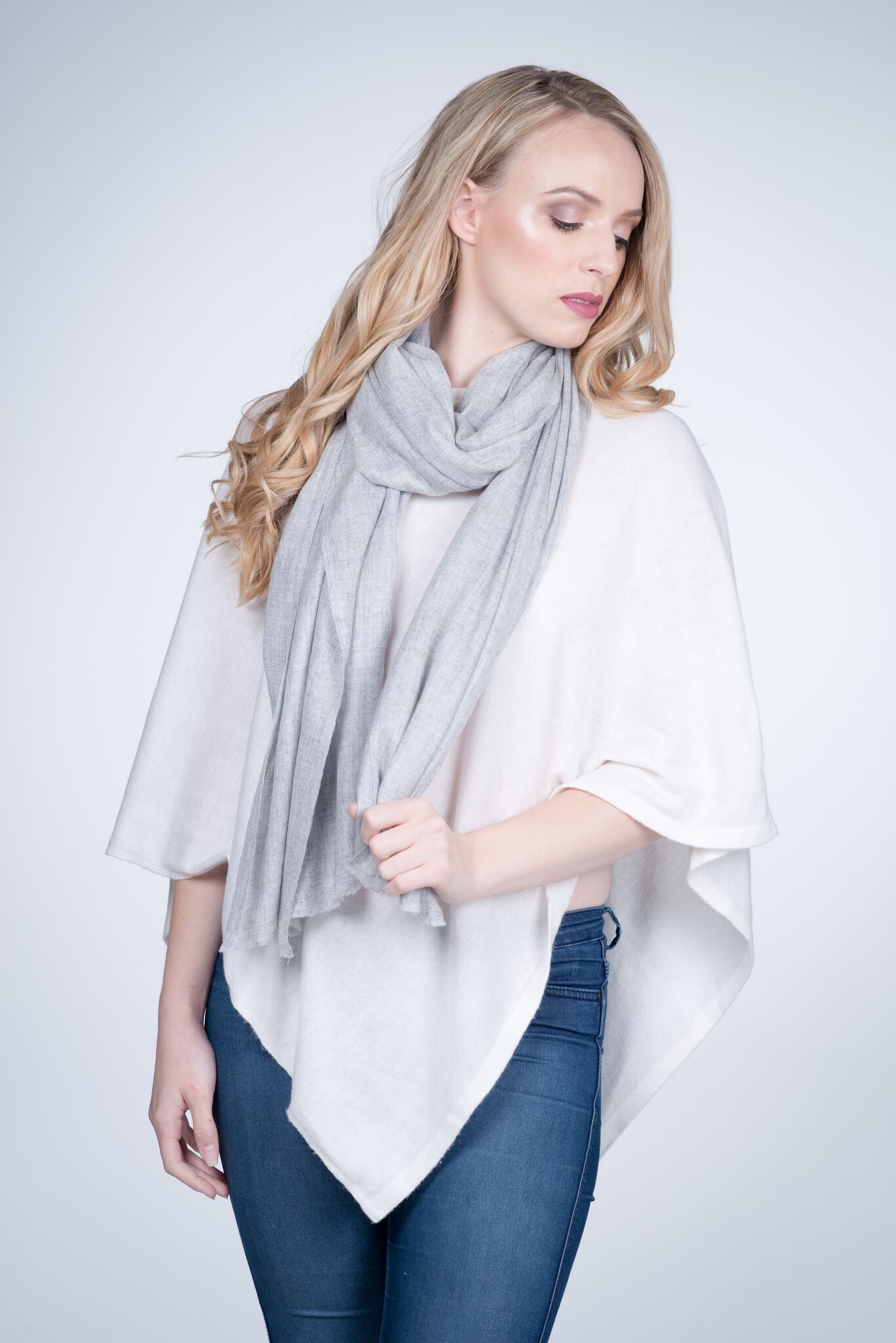 Natural Cashmere Shawl - Nine Yaks