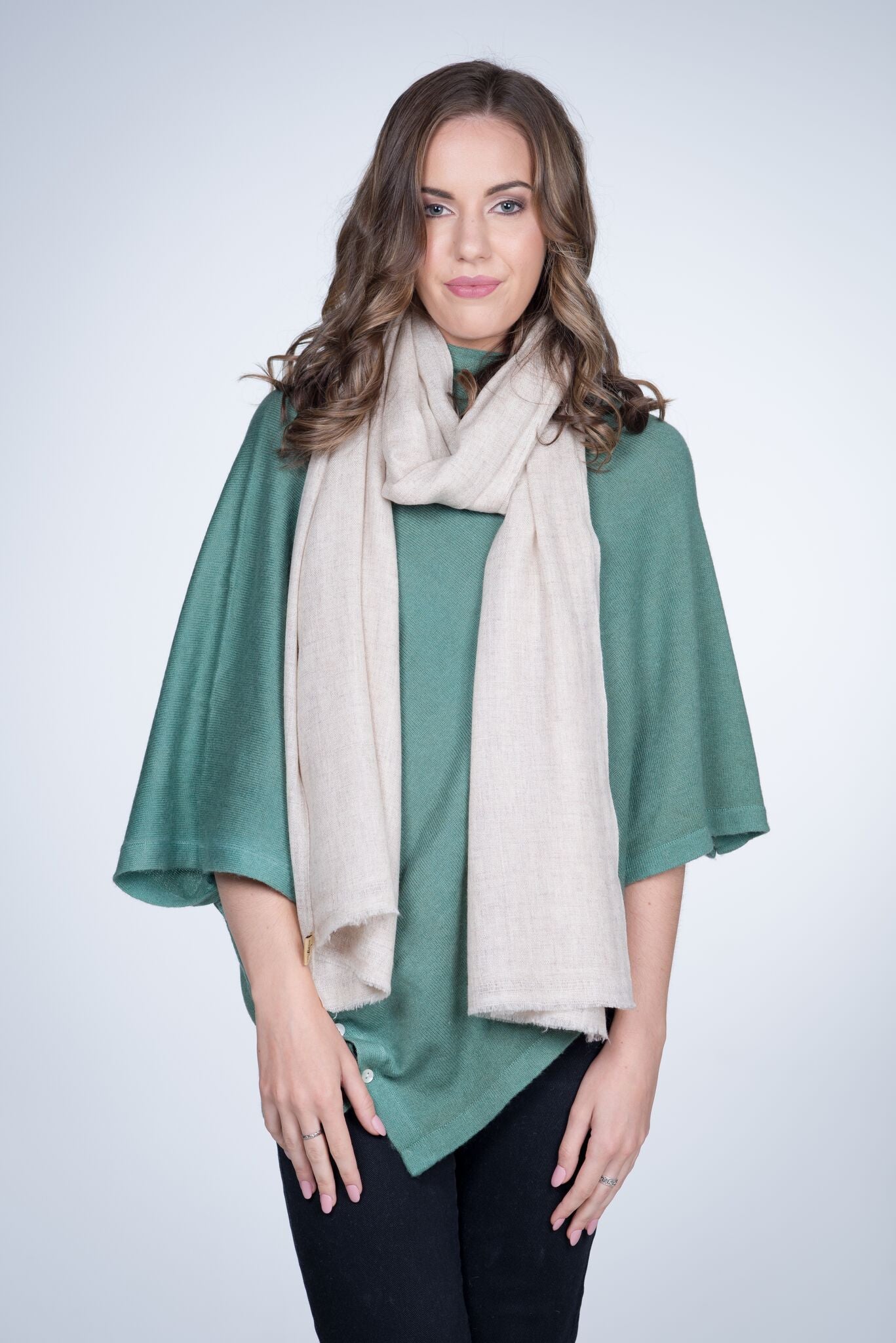 Natural Cashmere Shawl - Nine Yaks