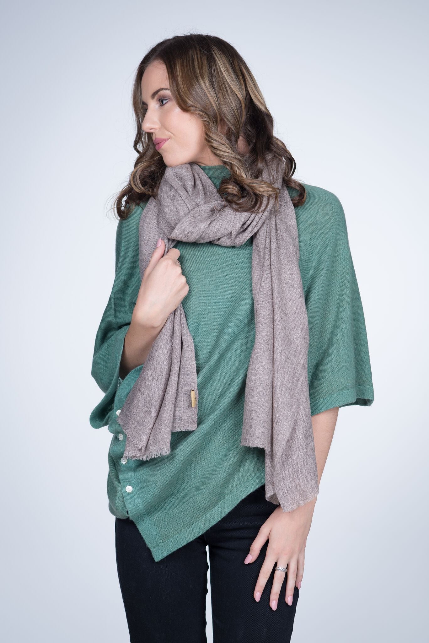 Natural Cashmere Shawl - Nine Yaks